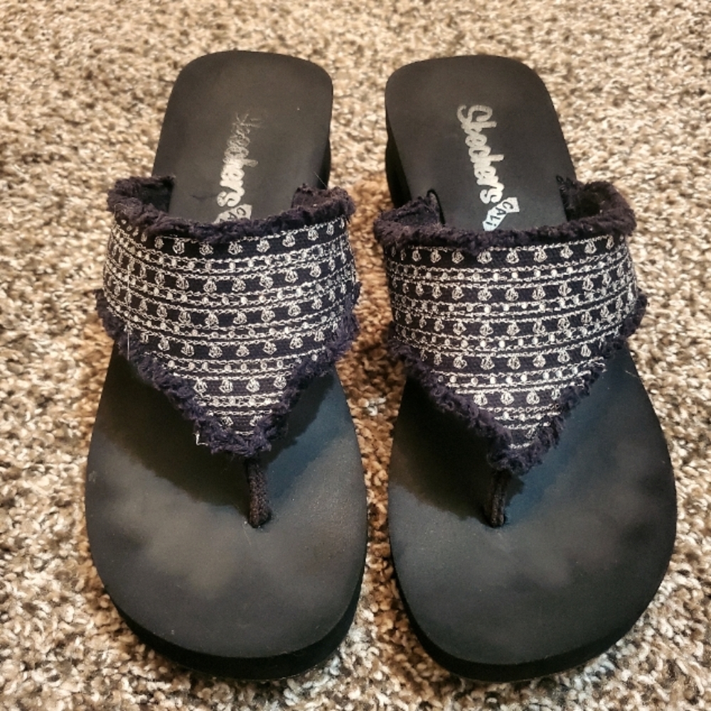 Skechers Black & Silver Wedge Sandals Flip Flop Womens Size 7